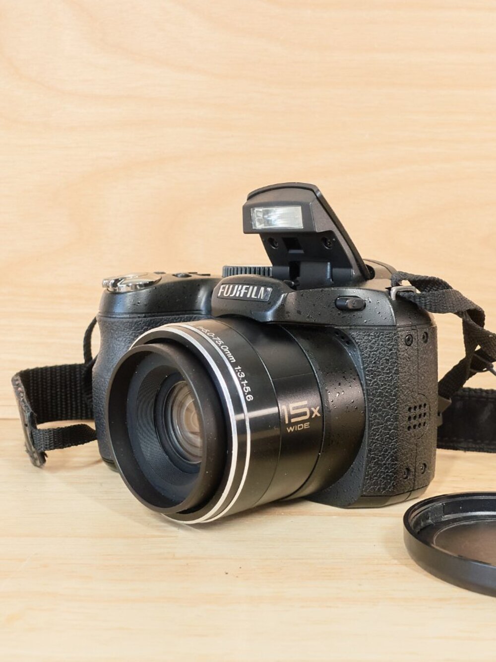 Fujifilm FinePix S1600 12.2MP Digital Bridge Camera 15x Zoom Vintage Tested